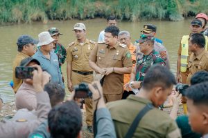 Pantau Gotong Royong, Bobby Nasution Susur Sungai Deli, Progres Pembersihan Capai 24,63 Persen