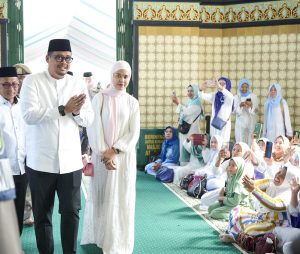 Bersama Ribuan Warga Bobby Nasution Peringati Isra Mikraj di Mesjid Raya Al Mashun