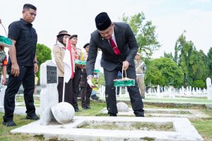 Jelang Hut Kota Medan Ke 434, Wali Kota Medan Ziarahi Makam Mantan Wali Kota Medan & Gubsu Terdahulu