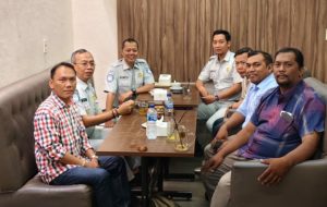 Kepala PT Jasa Raharja Cabang Sumatera Utara, Mulyadi, mengadakan bincang sore dengan SMSI Kota Medan