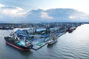 Perdana ke Indonesia, Amerigo Vespucci Italia Sandar di Pelabuhan Belawan, Bawa Misi Perkenalkan Budaya Maritim Italia ke Masyarakat Medan