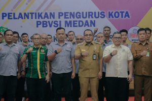 Hadir Pelantikan PBVSI, Plt Wali Kota Medan Berharap Kepengurusan Dapat Menggeliatkan Olahraga Voli
