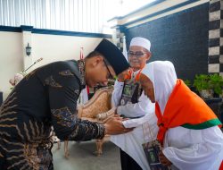 Rico Waas Tepungtawari Calhaj KBIHU Al-Mukhlisin