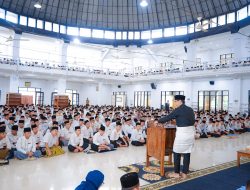 Kunjungi Pesantren Ar-Raudlatul Hasanah, Rico Waas Bakar Semangat Santri Untuk Jadi Pemimpin di Masa Depan