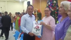 Berbagi Kasih Natal, SMSI Kota Medan Salurkan Sembako untuk Lansia, Janda, dan Korban Banjir di Helvetia