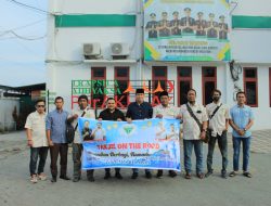 WUJUD KEPEDULIAN DI BULAN SUCI RAMADHAN 1447H, FORWAKA BELAWAN BERBAGI TAKJIL UNTUK PENGENDARA DI JALAN