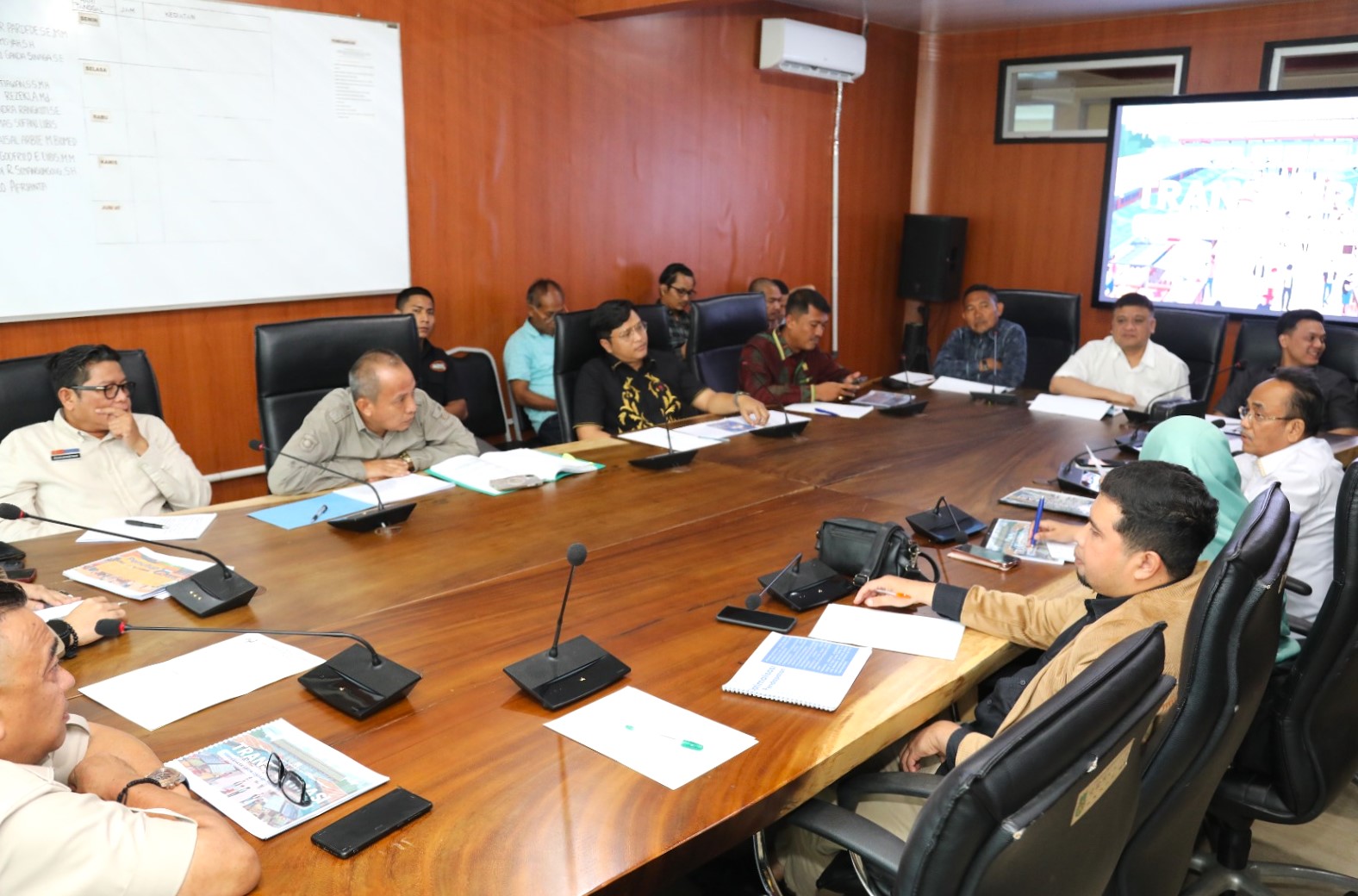 Rapat Evaluasi Triwulan I, Komisi 2 DPRD Kota Medan Tinjau Penyerapan Anggaran Disdikbud dan Dispora Kota Medan