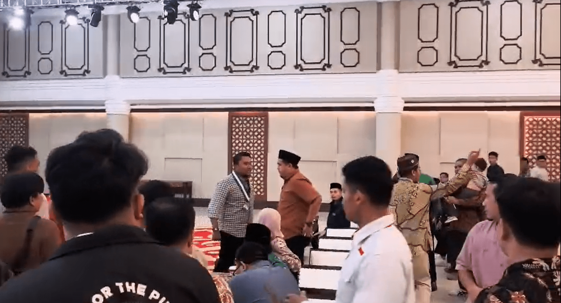 halal bi halal KA KAMMI SUmut ricuh