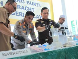 Komitmen Tegakkan Hukum, Kejari Belawan Lakukan Pemusnahan Barang Bukti