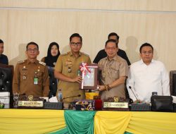 DPRD Medan- Pemko Medan Tandatangani Ranperda LPj Pelaksanaan APBD 2025