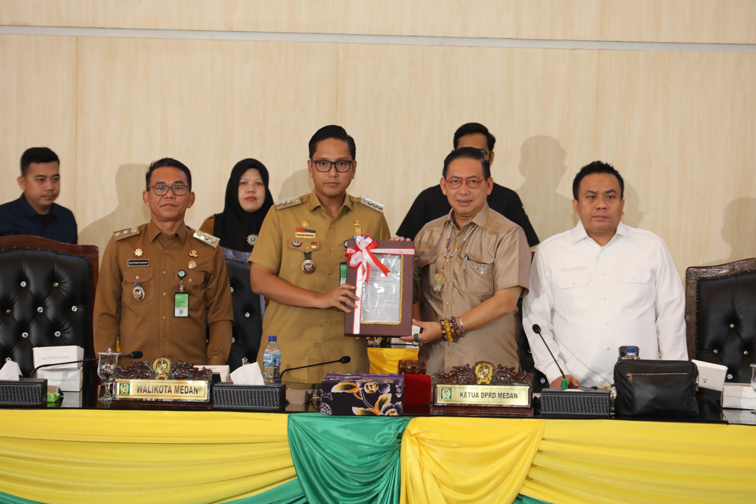 DPRD Medan- Pemko Medan Tandatangani Ranperda LPj Pelaksanaan APBD 2025