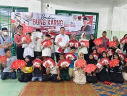 Ketua DPRD Kota Medan Wong Chun Sen Tarigan Bagikan ratusan buku