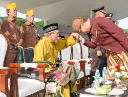 Pimpin Upacara HUT ke-81 RI, Rico Waas: Pembangunan Harus Berdampak dan Tingkatkan Kesejahteraan Masyarakat